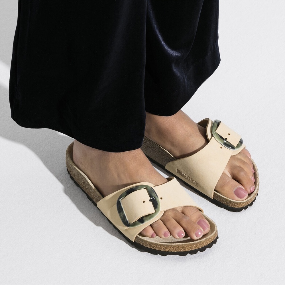 NWOT Birkenstock Madrid Big Buckle Torty - Almond